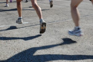 feet running in marathon